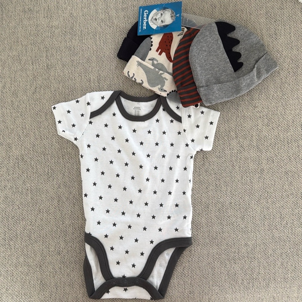 Baby beanie set